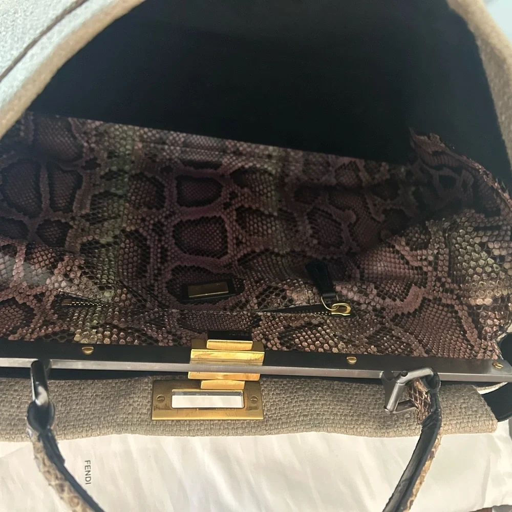 FENDI Peekaboo